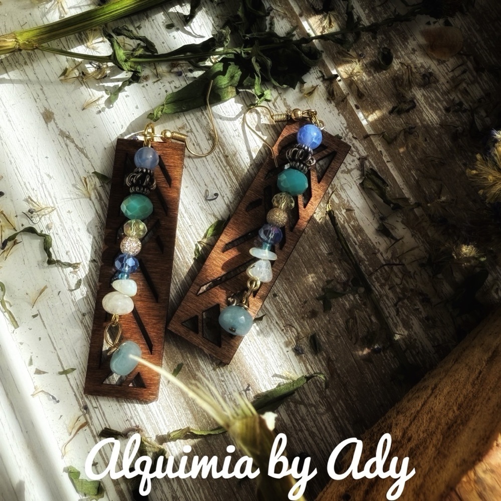 Alquimia Blue and Silver Dangle Earrings with Intricate Design